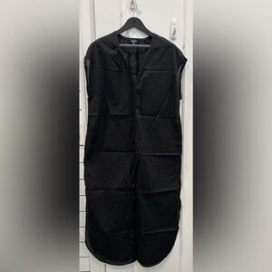 GAP Black Sleeveless Maxi Dress with V-Neck